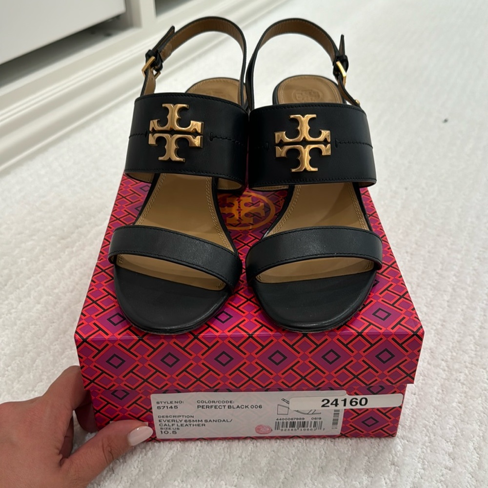 Tory Burch Everly sandal Black